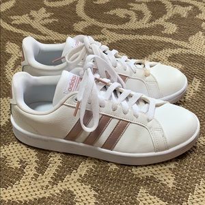 Adidas three stripe cloudfoam sneakers!